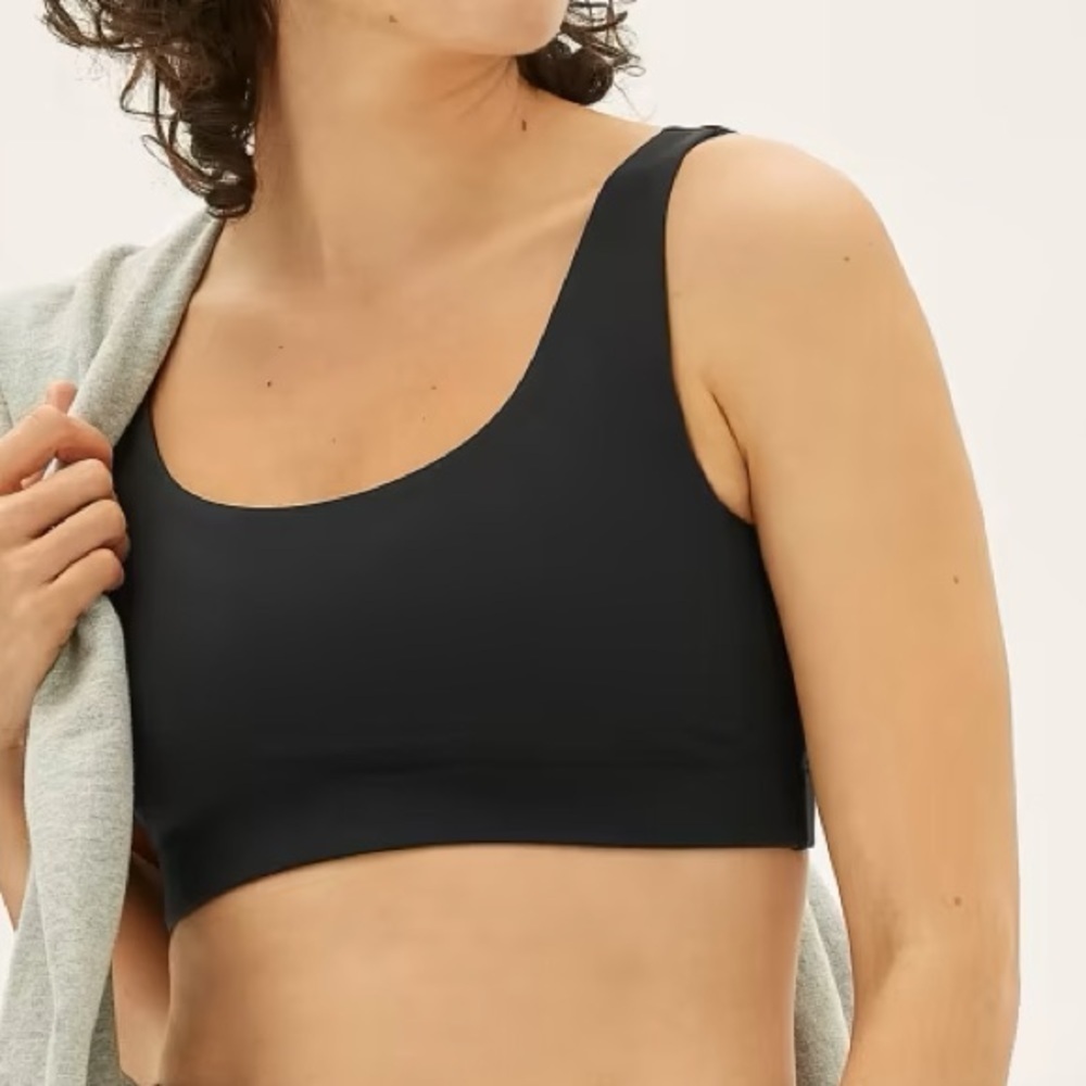 Everlane Perform Sports Bra XS NWOT 🖤 Black Activewear Workout Gym